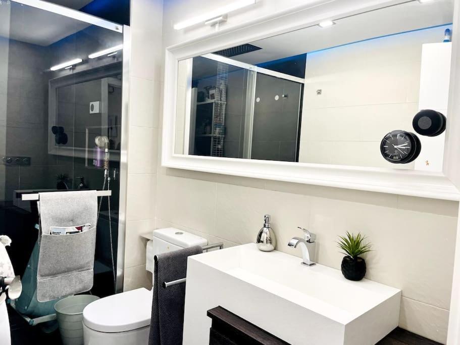 Nuevo!! Apartamento Lujo&Confort. Parking Sevilla Buitenkant foto