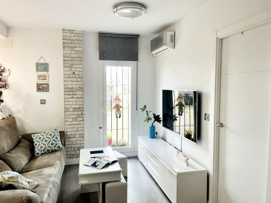 Nuevo!! Apartamento Lujo&Confort. Parking Sevilla Buitenkant foto